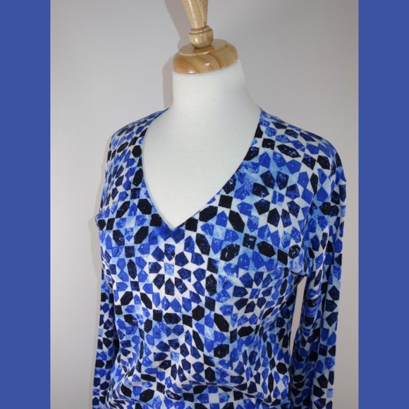 Michael Kors Blue Print V-Neck Sweater - size M - Picture 10 of 13